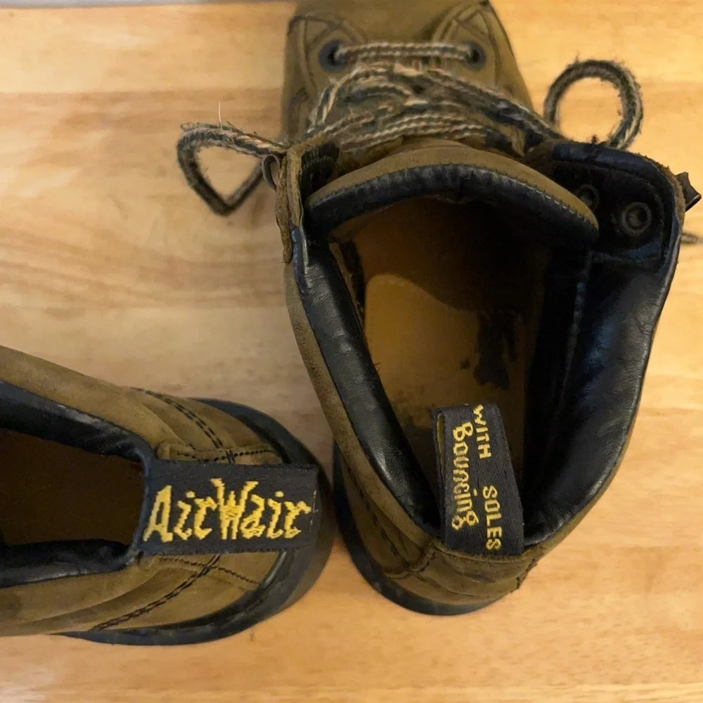 Vintage Dr. Martens Youth 8287 AirWair Lace-Up Boots